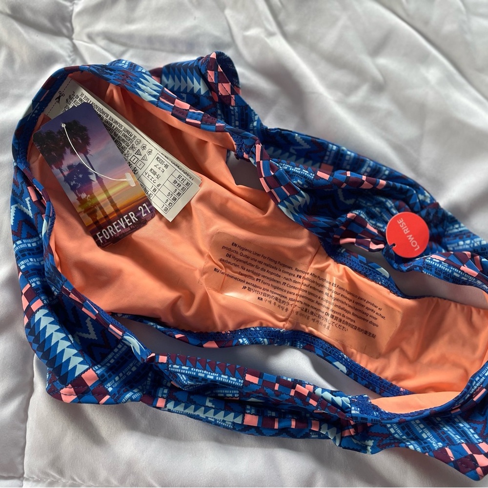 Forever 21 low rise bikini bottom NWT - Picture 2 of 4